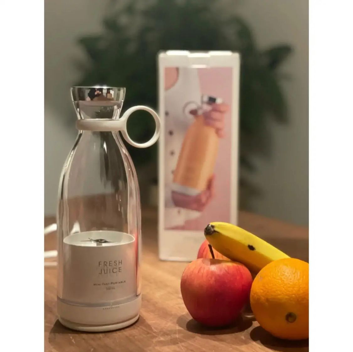 Portable Juicer Blender 420ML USB Rechargeable Mini Electric Juicer Machine 6 Blades Fruit Juice Maker Smoothie Maker Portable Blender Cup for Fresh Juice Shakes Protein Drinks Milkshake Fruits Vegetables Personal Blender Travel Blender Home Kitchen Offic
