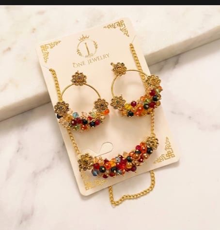 Crystal Gajra  Set  New stylish Long lasting polish