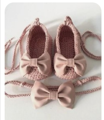 BABY BOOTIES / BABY SHOES / CUTE BABY WOOLEN CROCHET HANDMADE BABY GIRL SHEOS/ FOR ALL SEASONS CROCHET ACCESSORIES