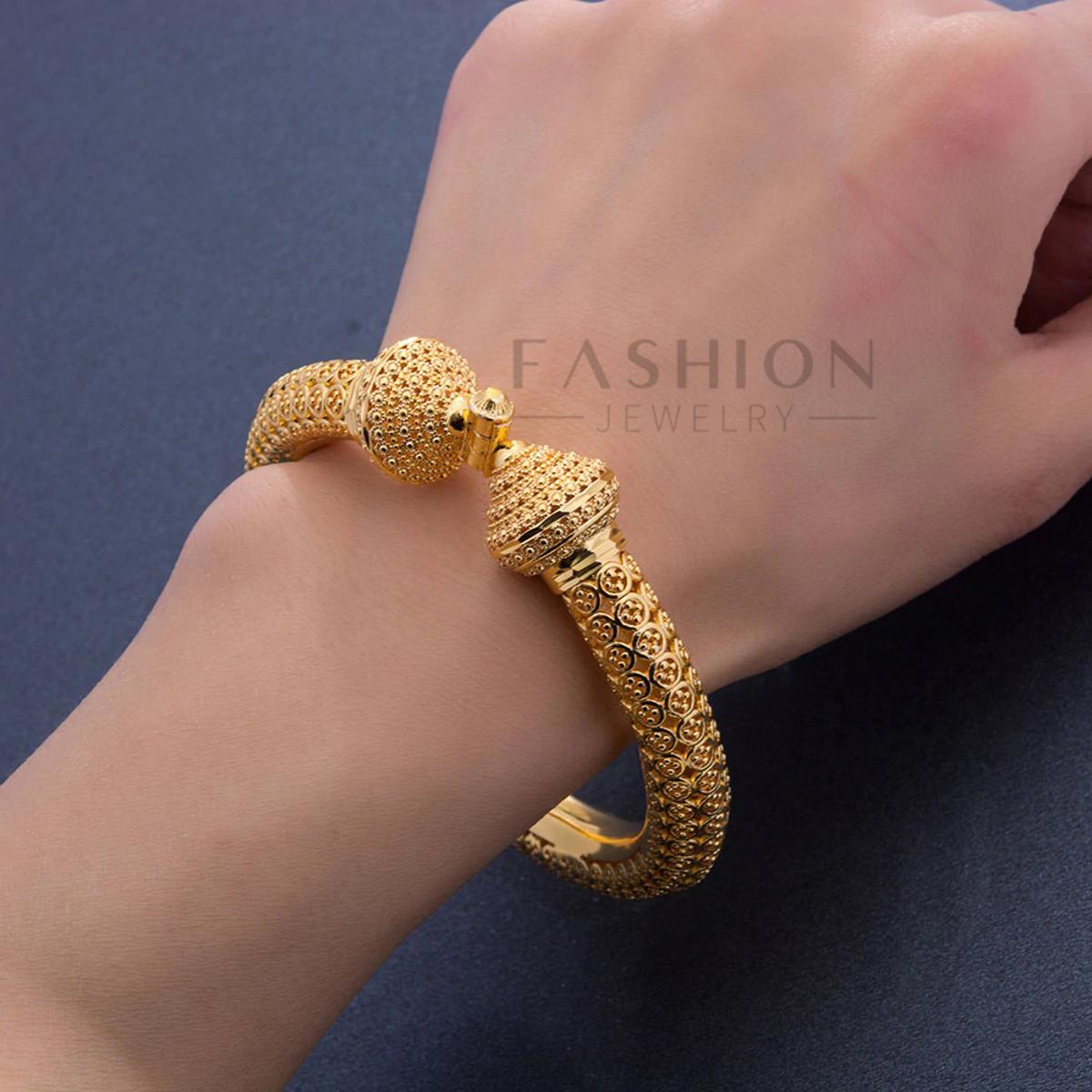 pure gold kangan design