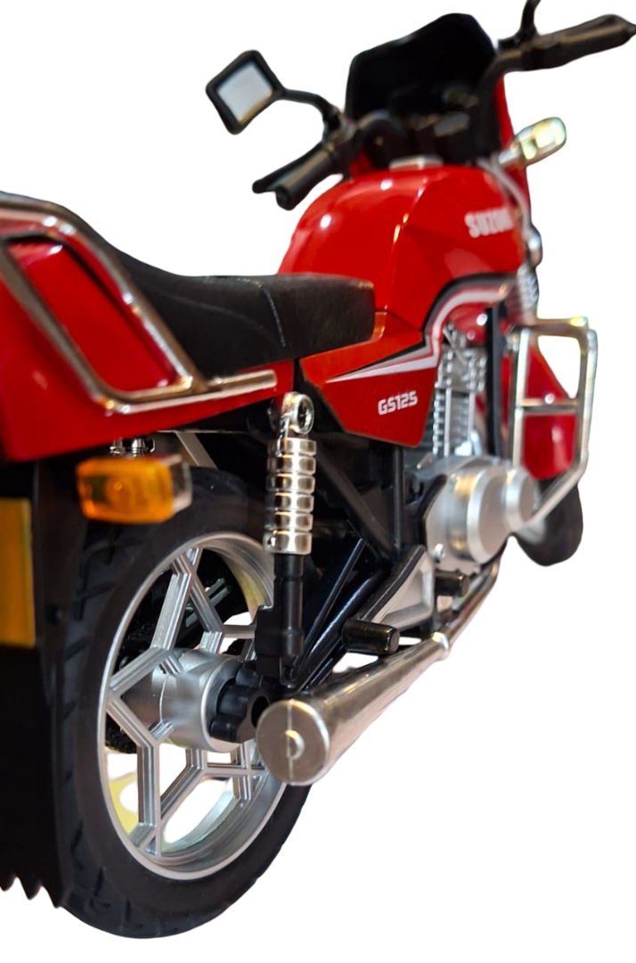 Suzuki GS 125 Alloy Retro Motorcycle Model Diecast Toy With Light and Sound 1:18 Scale For Boys & Collectors