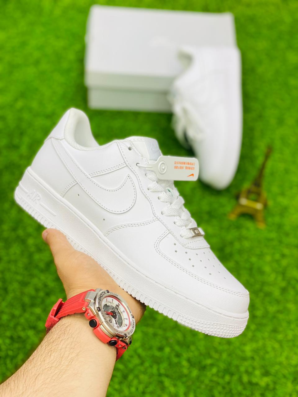 air force white sneakers