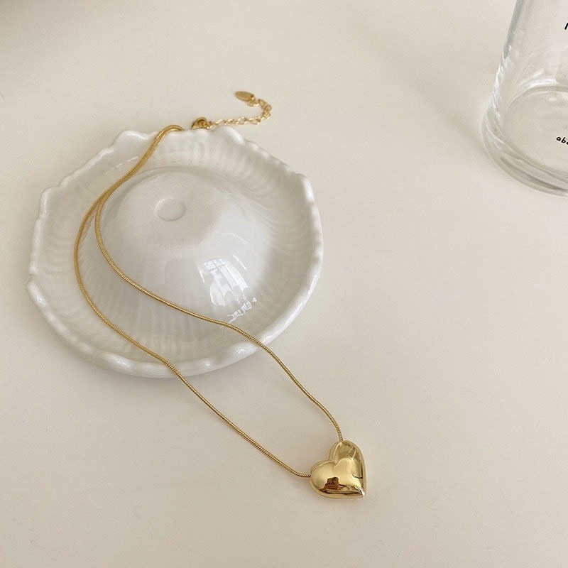 Golden Heart Locket Necklace for Women – Stainless Steel Waterproof Anti Tarnish No Fade Pendant – Adjustable Chain Elegant Daily Wear Jewelry Gift for Girls