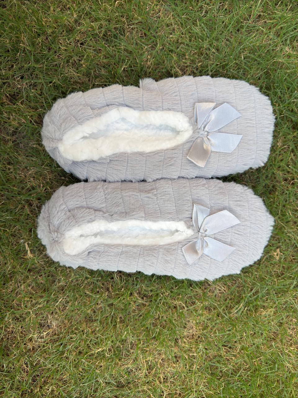 Luxury Faux Fur House Slippers with Bow Detail - Soft Plush Indoor Slip-On Shoes for Women