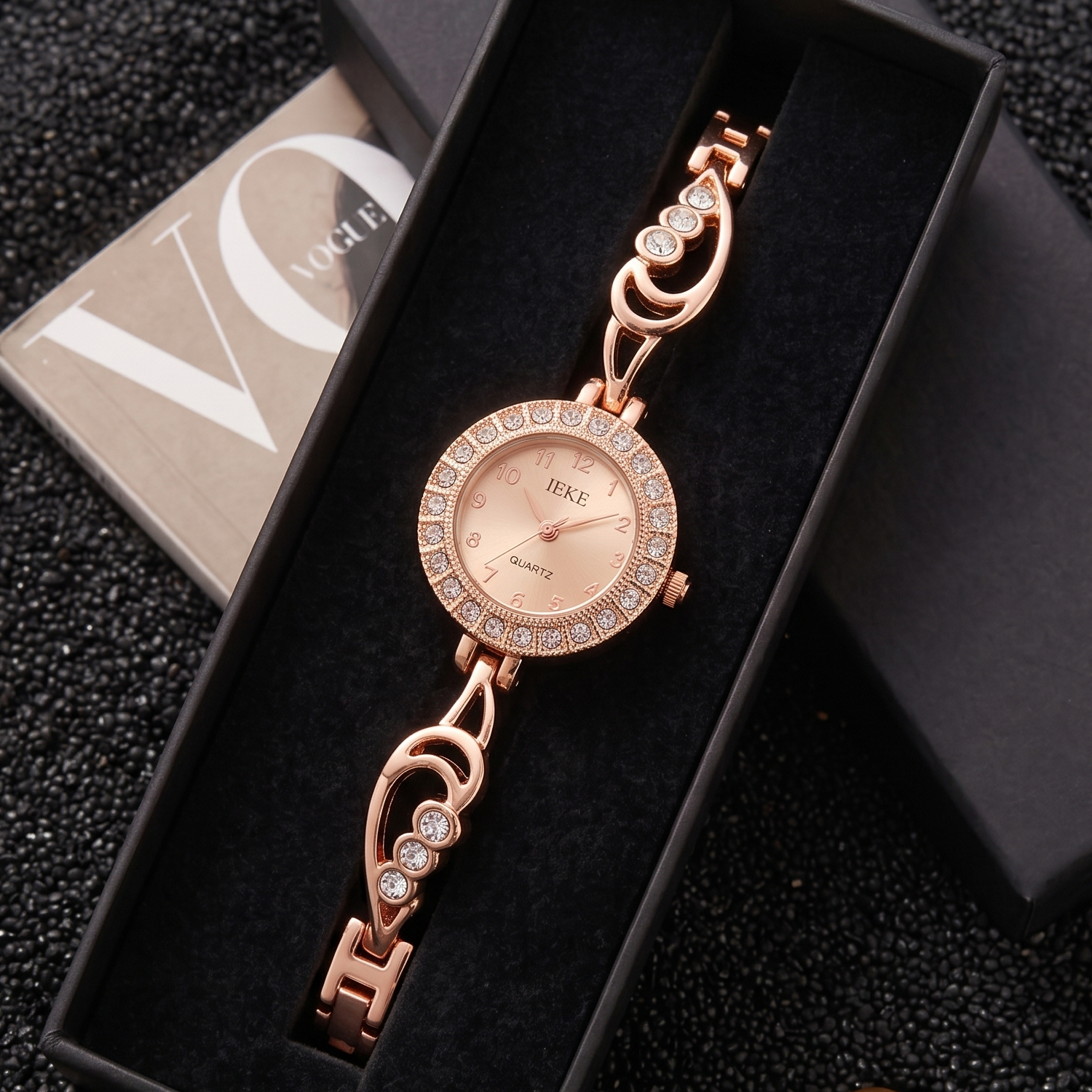 Elegant Bracelet Watches for Girls / Sleek Fashion Ladies Hand Watch Luxury Quartz Metal-Alloy Band Watch