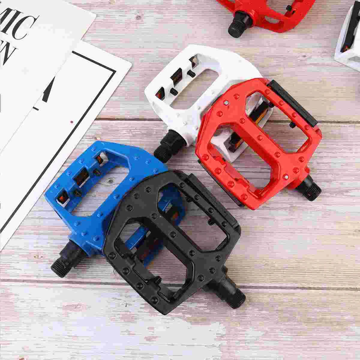 WEST BIKING Bicycle PLASTIC Pedals DU Bearing Ultralight MTB Road Bike Pedals Anti-Slip Reflective Cycling Pedals Bike Accessories
