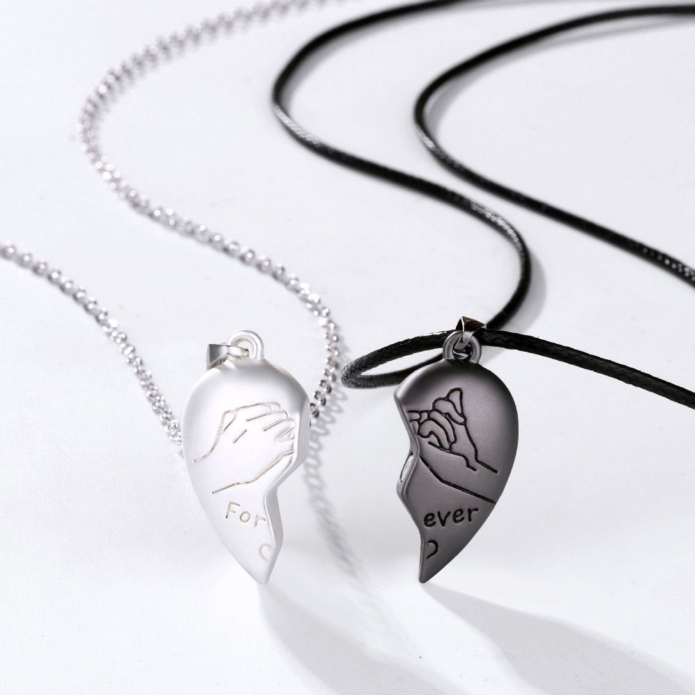 Set Heart Necklace Hand In Hand Hook Love Heart Magnetic Couple Necklaces Love Heart Shape Pendant for Couple Gift Heart Dual Locket Pendant Necklace Chain Two Pcs Set