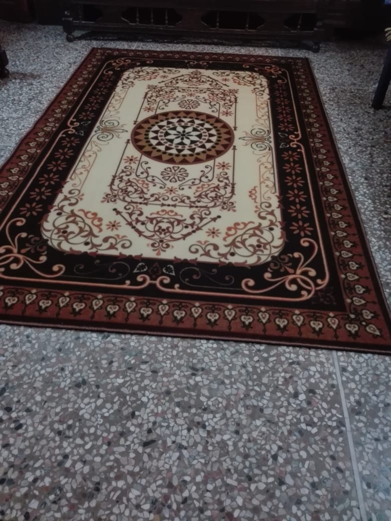Carpet center piece (120cm x 180 cm), area rugs 4ft x 6ft, rugs for home (4ft x 6ft estimated )