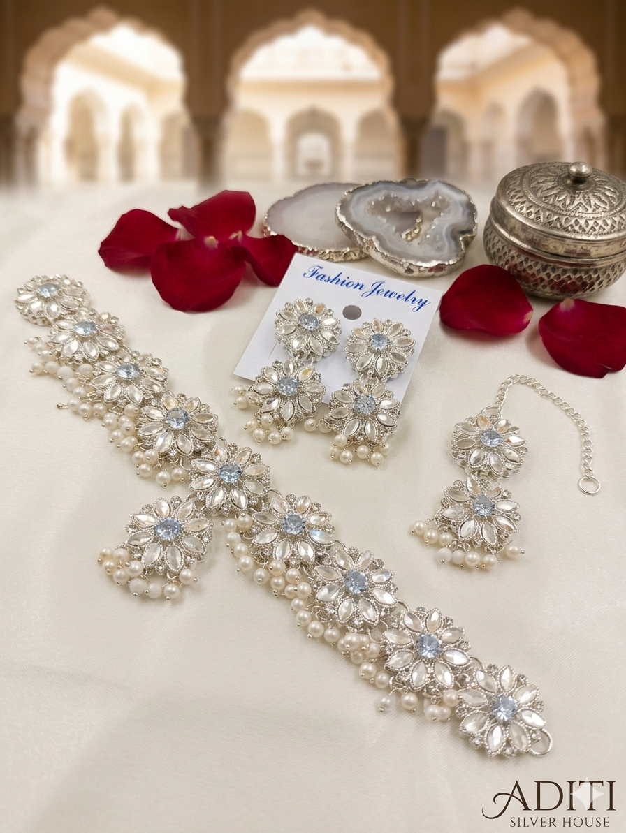 Artificial Bridal Jewelry Chokar Style Set With Beautyfull Tika With Ear Rings Long Lasting Polish For Beautyfull Girls