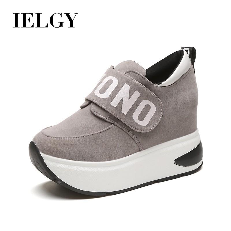 casual closed toe shoes