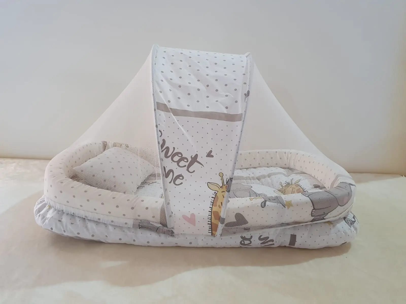 Baby Bed with Mosquito net and 1 pillow,Comfortable New born Baby Bistar multicolors