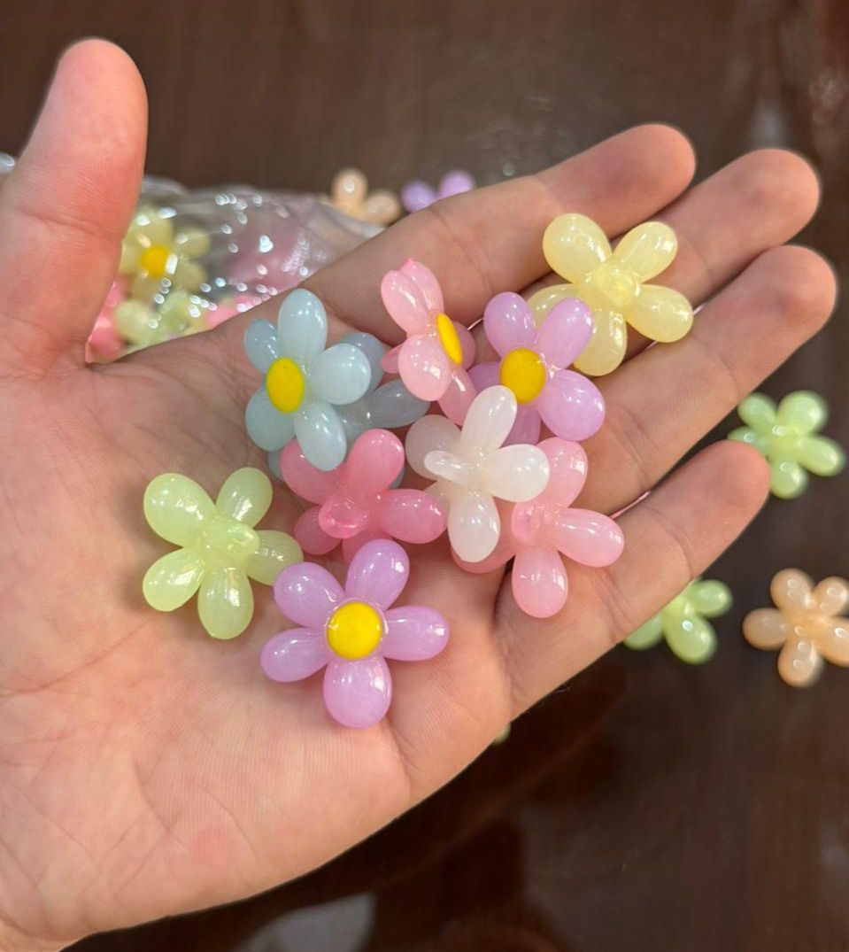 10 Pcs Pack Premium Colorful Acrylic Flower Beads – 5 -Petal Pastel Resin Daisy Charms for DIY Jewelry Making, Hair Accessories, Crafts & Phone Case Decoration (Mixed Colors)