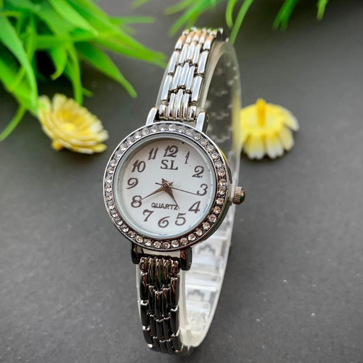 2022  Women Wrist Watch Fashion Ladies Watches Simple Quartz Watch Ladies Wristwatch Female Clock