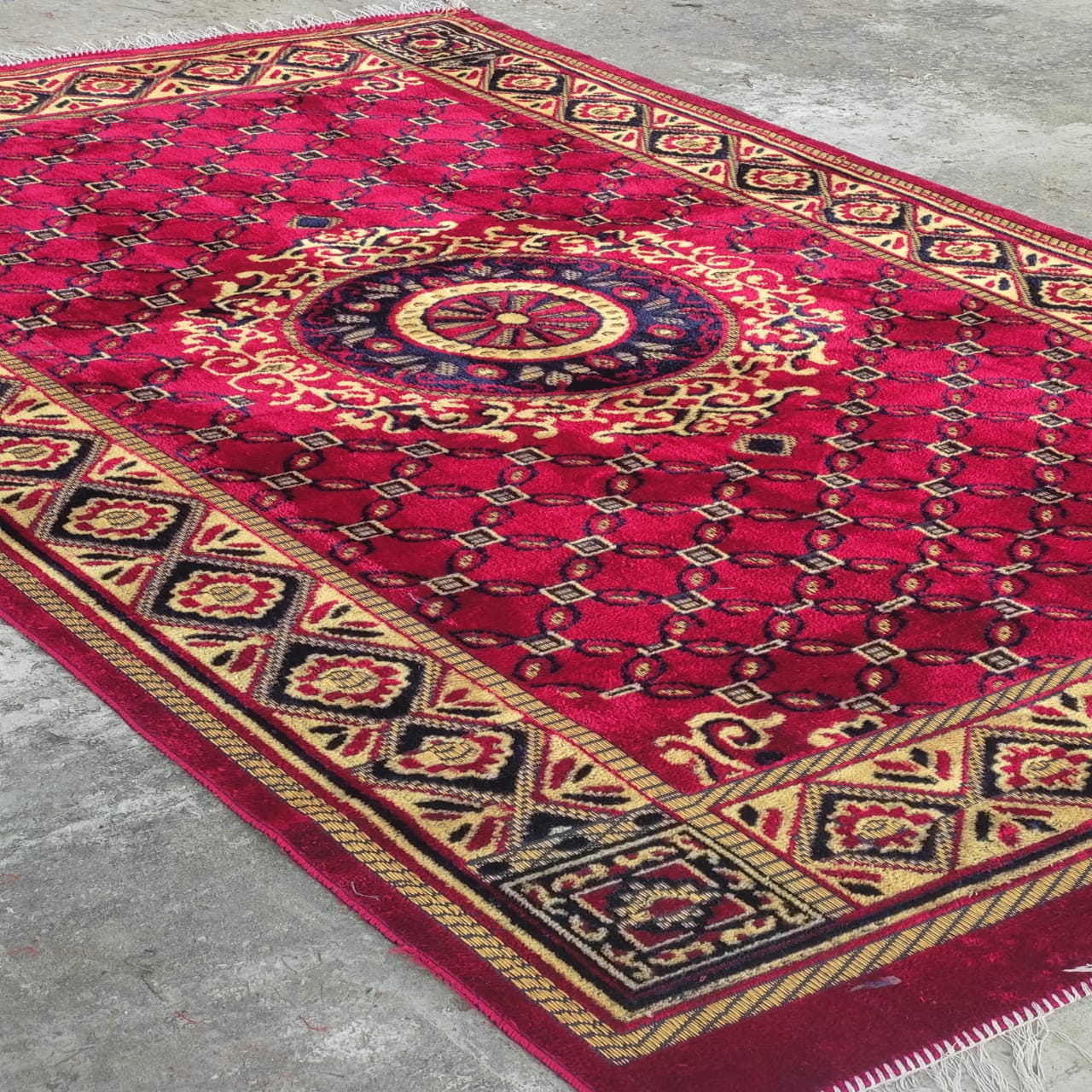 Anti Slip Velvet Room Carpet 5 x 8 Feet Geometric Design Lightweight Rug for Bedroom and Living Room