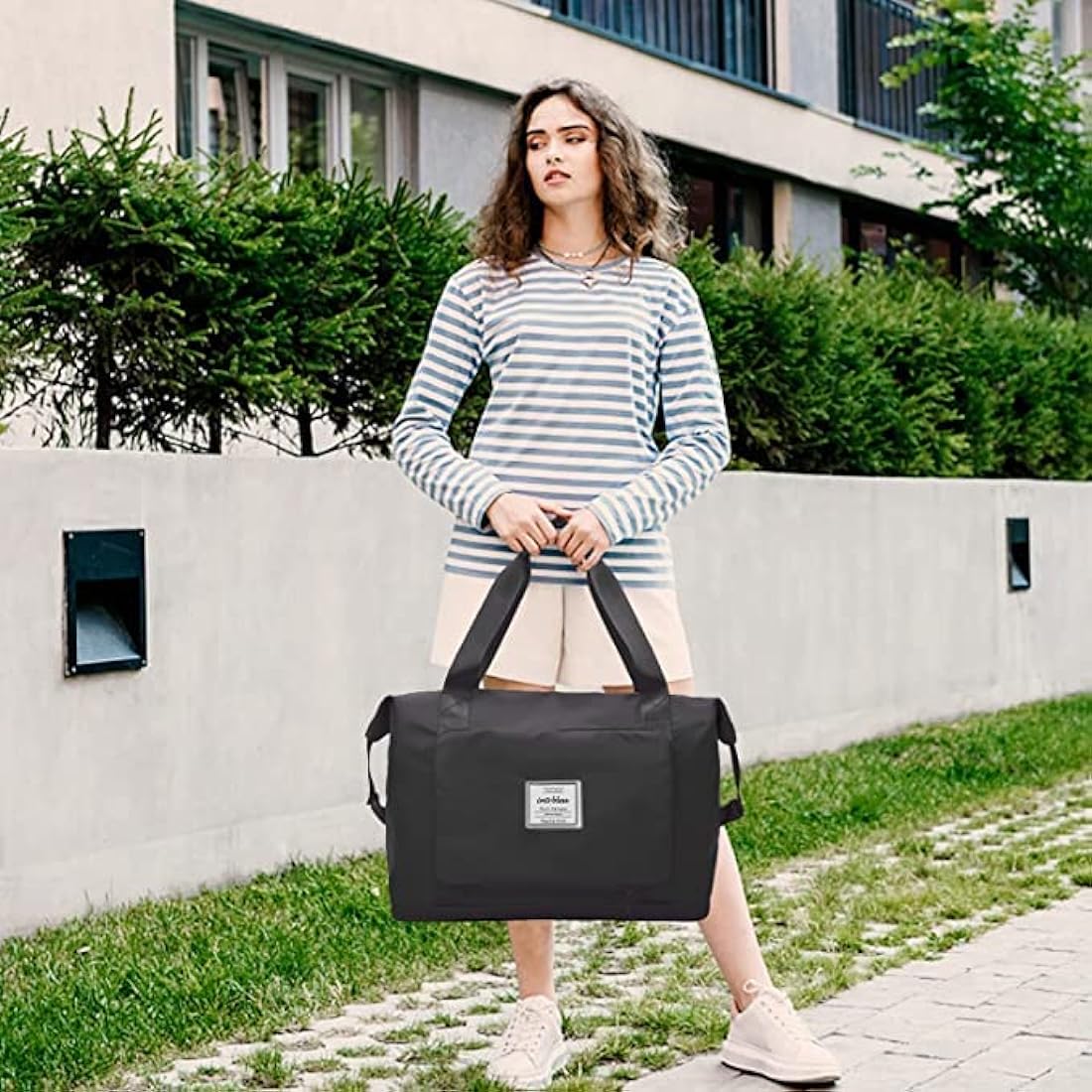 NEW LARGE CAPACITY MULTIFUNCTIONAL FOLDING TRAVEL BAG , DUFFEL BAG , DRY AND WET SEPARATION SPORTS WATERPROOF LUGGAGE TOTE HANDBAG TRAVEL BAG GYM YOGA STORAGE BAG FOR WOMEN AND MEN (black)
