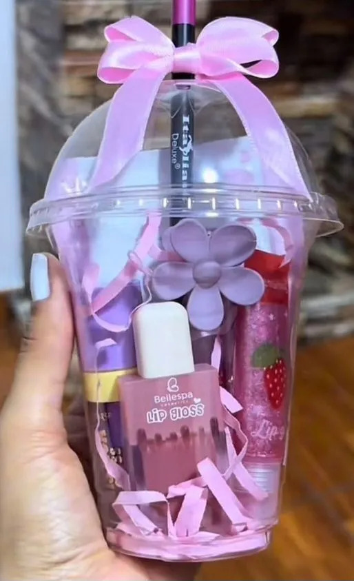 Girly Gift Cup Set – Lip Gloss, Lip Oil, Perfume & Accessories – Perfect for Girls/Women