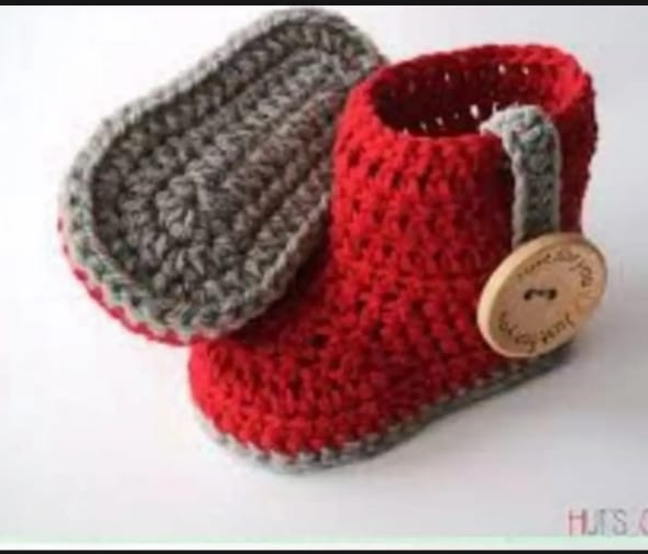 BABY BOOTIES / BABY SHOES / CUTE BABY WOOLEN CROCHET HANDMADE BABY GIRL SHEOS/ FOR ALL SEASONS CROCHET ACCESSORIES