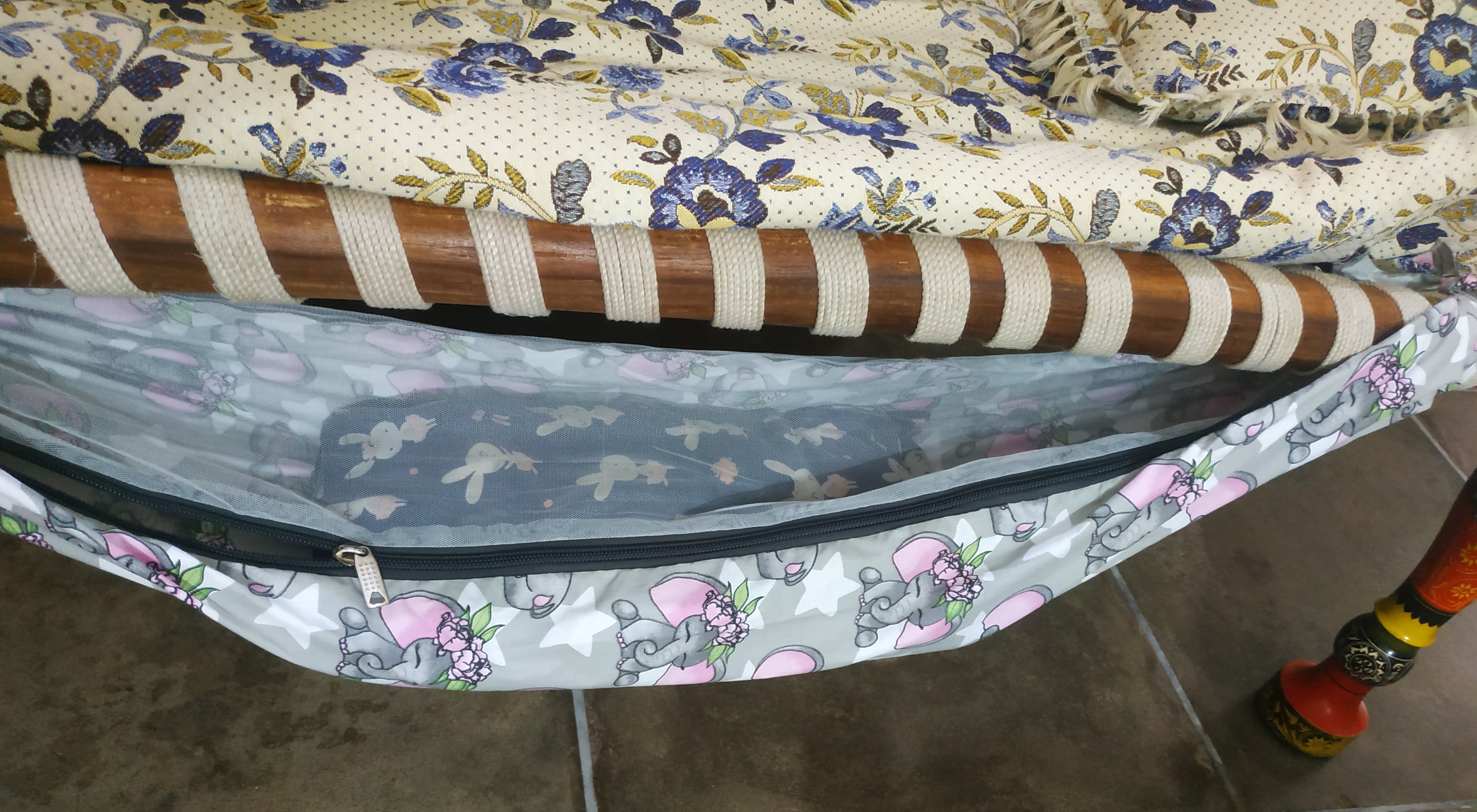 traditional baby sleeping cradle swing with mosquito net