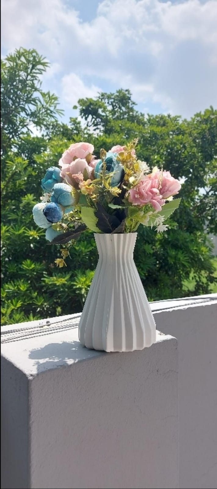 Unbreakable Plastic Flower Vase 6.5 Inches Height 3 Inches Diameter Durable Home Decor