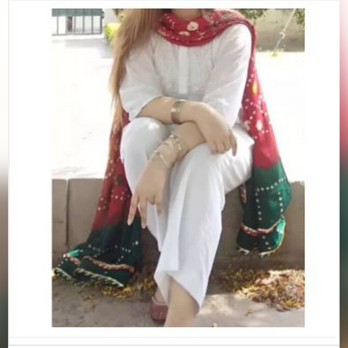 Linen Chigen White Suit With Chunri 