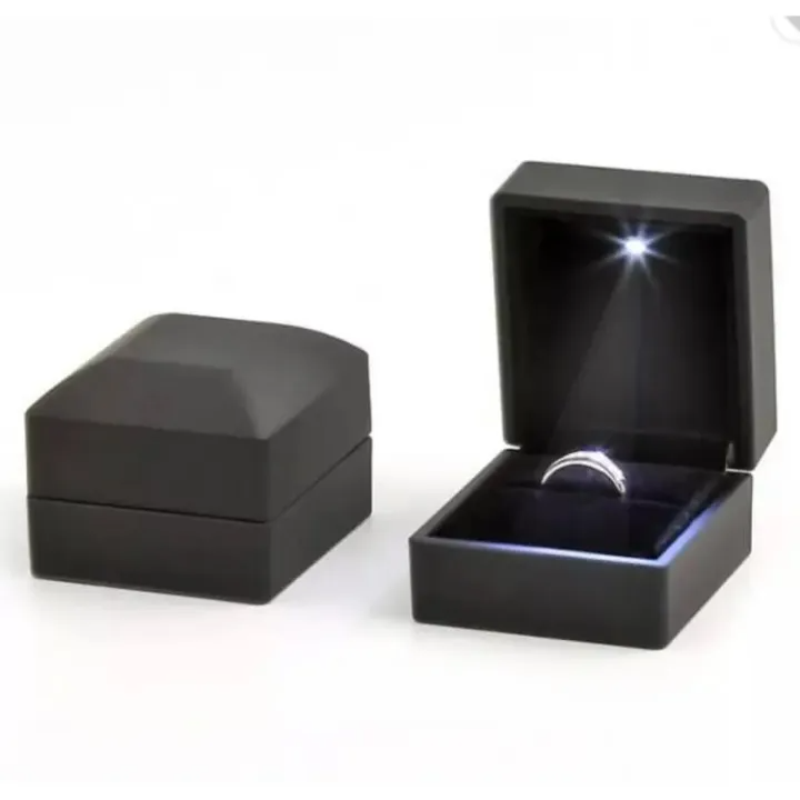 Diamond Ring Box White LED Light Velvet Jewelry Gift Wedding Proposal Engagement
