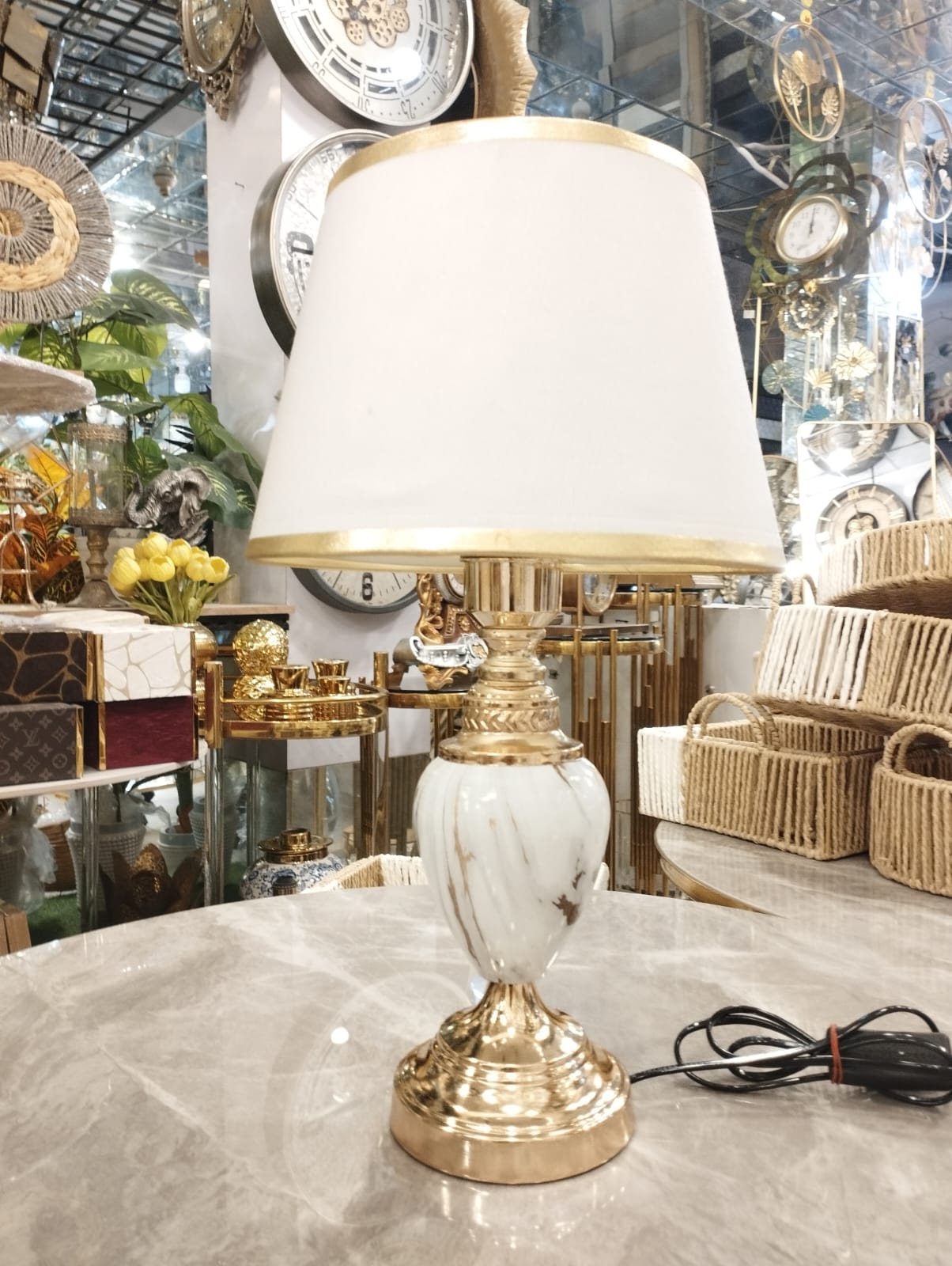 Table Lamp made of Metal   for Bed Room , Dinning Room, Office.