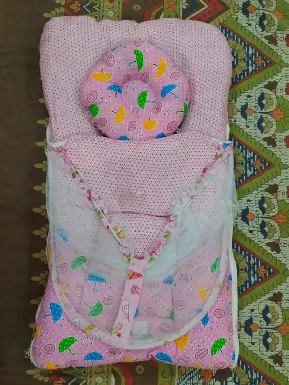 Infant Baby sleeping Bag Carrier With Head Pillow - Newborn Carry nest Bag Sleeping Bed With Net Cover - Mosquito Protector Net