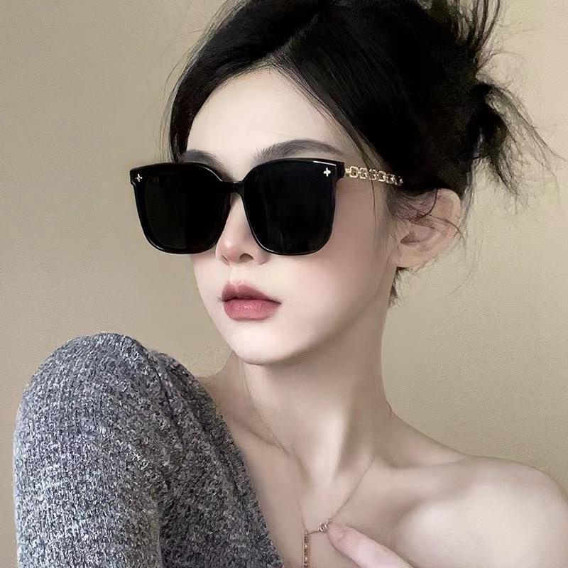 Korean Fashion UV Resistant Large Frame Gold Metal Sunglasses for Women Advanced Accessories Ins