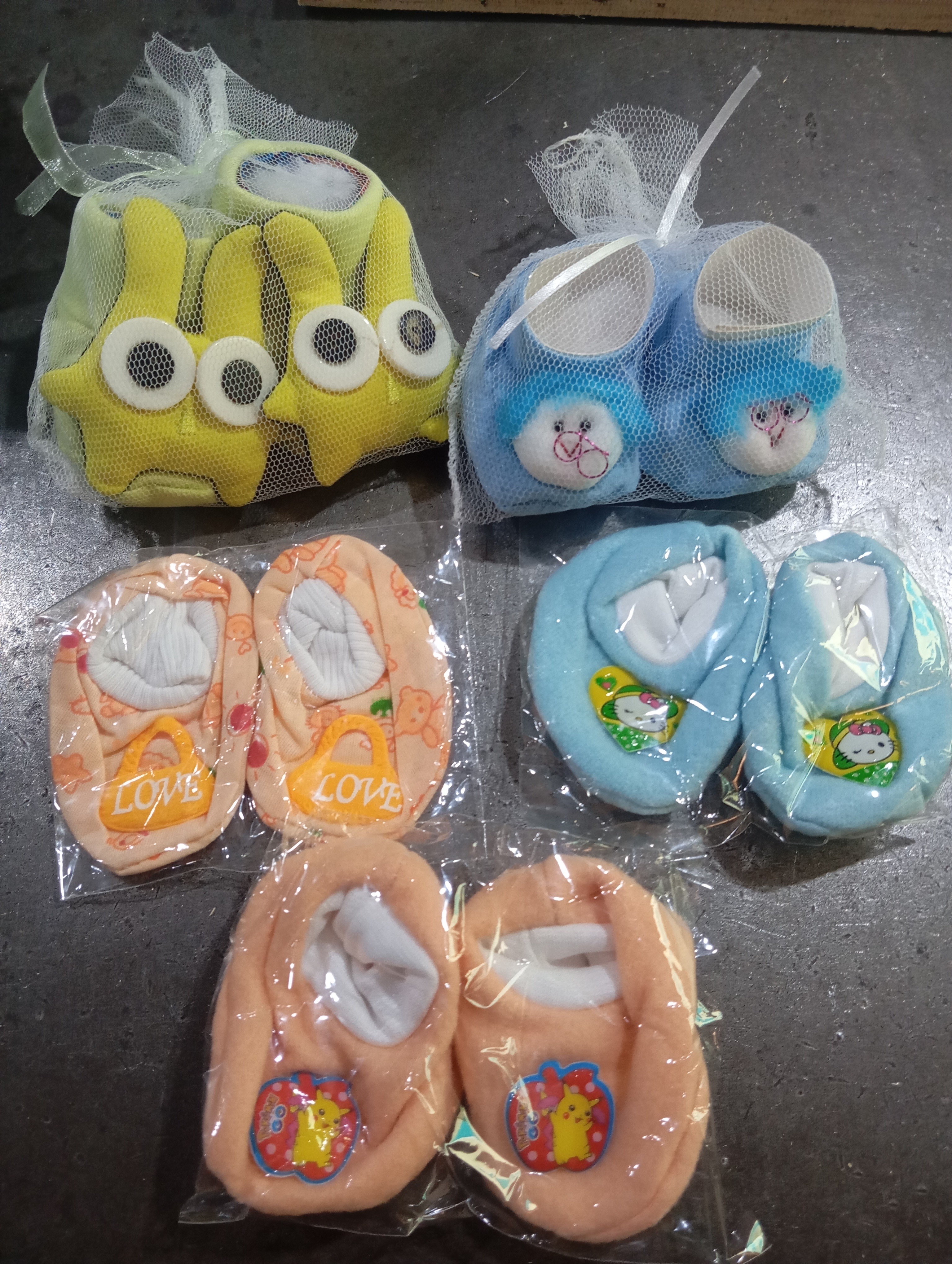 Pack of 5 - Baby 2 in 1 Socks Shoes / kids Toddlers Booties 0 - 12 month - Multicolour