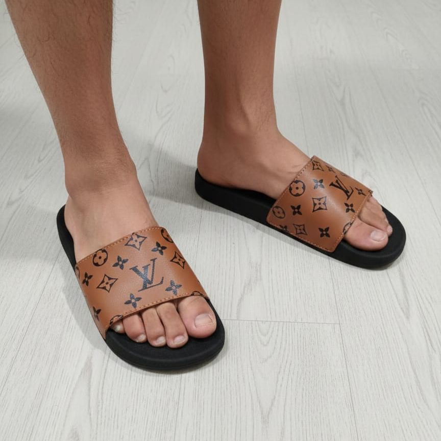 Stylish House Slippers for Men – Comfortable Lightweight Casual Slippers
