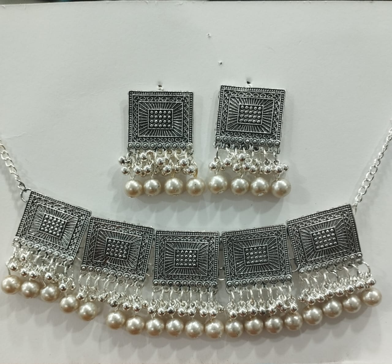 ANTIQUE WHITE AND SILVER AFGHANI CHOKER WITH EASRRING FOR ALL AGES WOMENS AND GIRLS