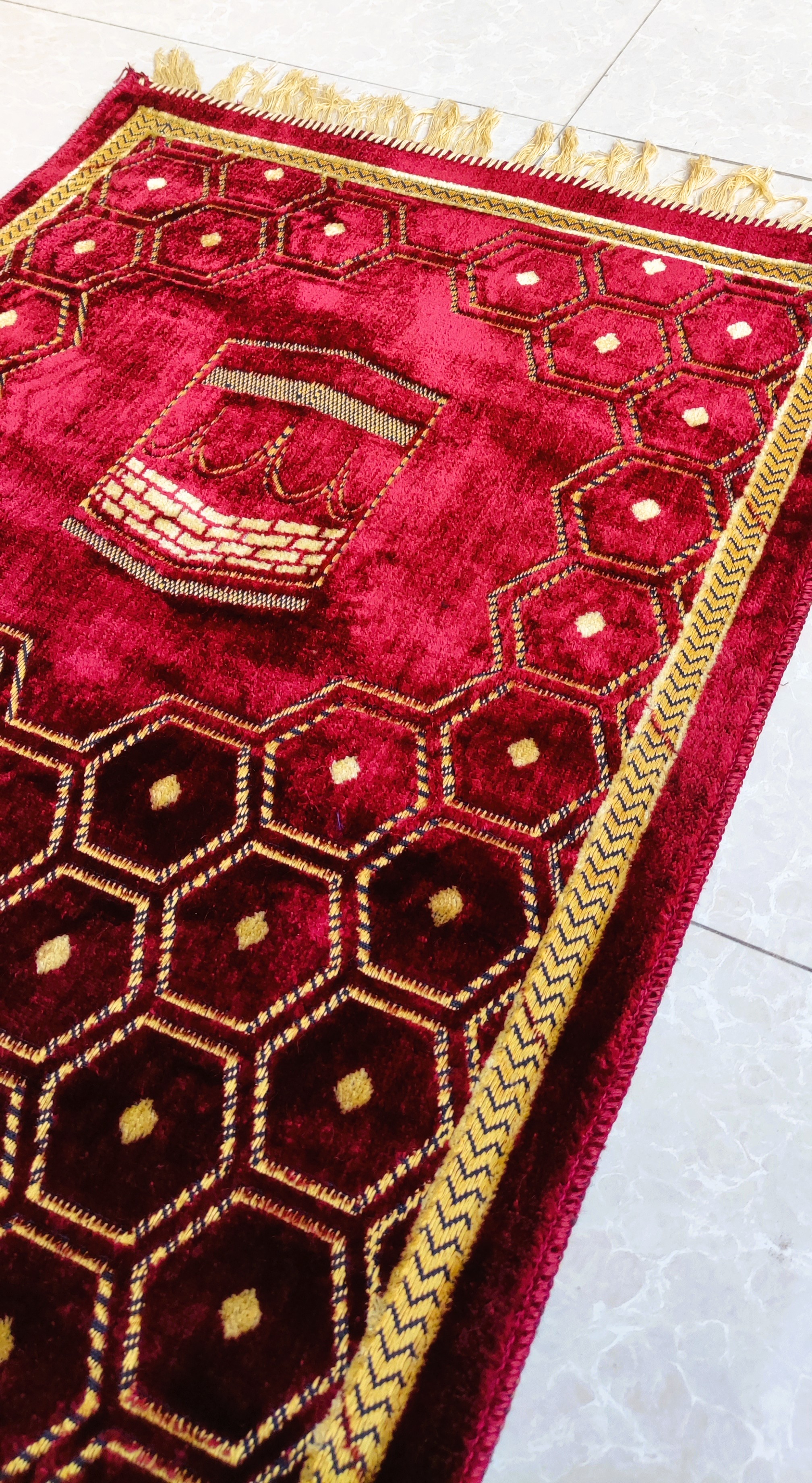 Traditional Mehrab Design Janamaz / Muslims Prayer Rug