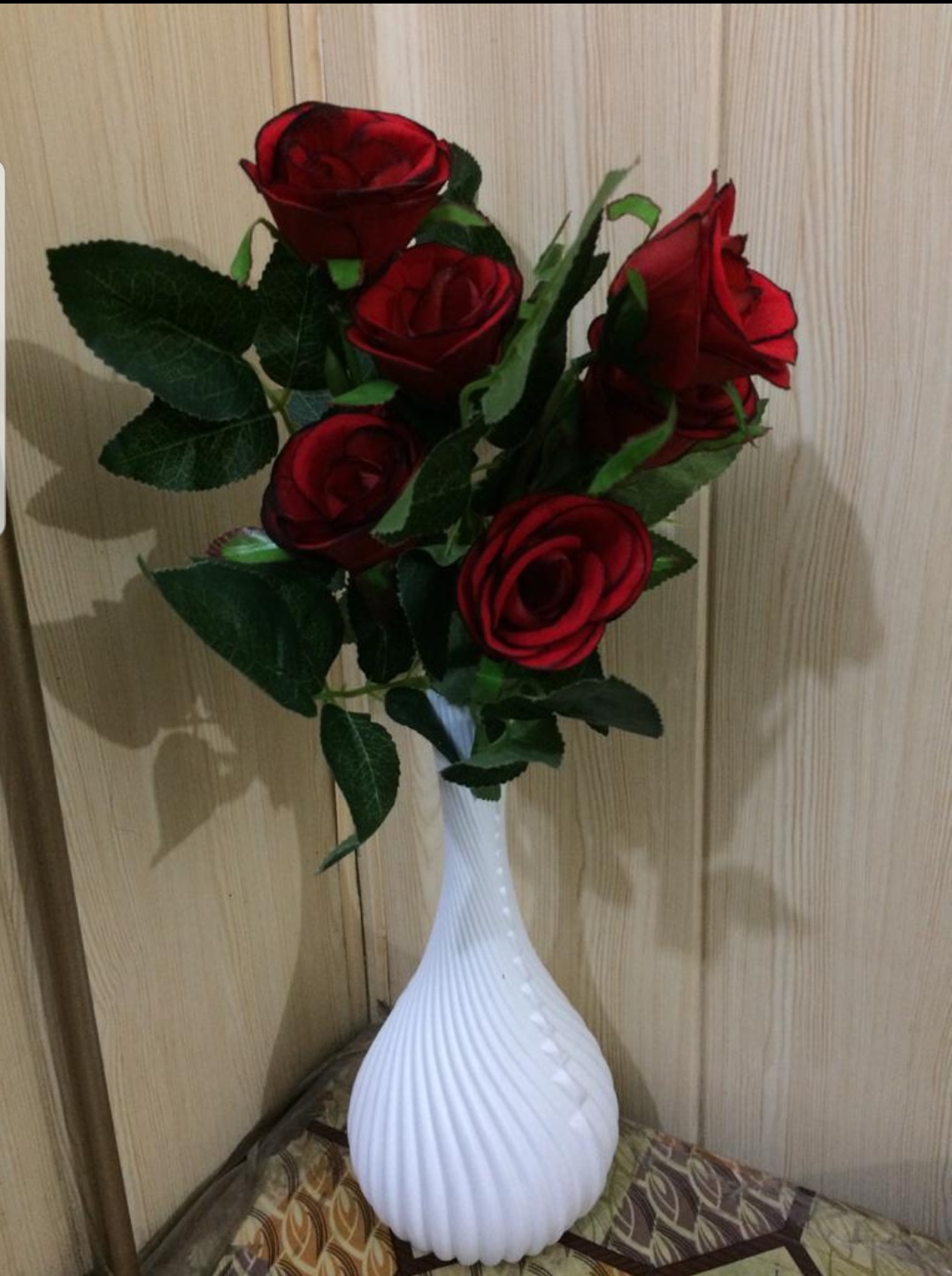 Beautiful Vase / Guldan for Home, Office and hotel decor