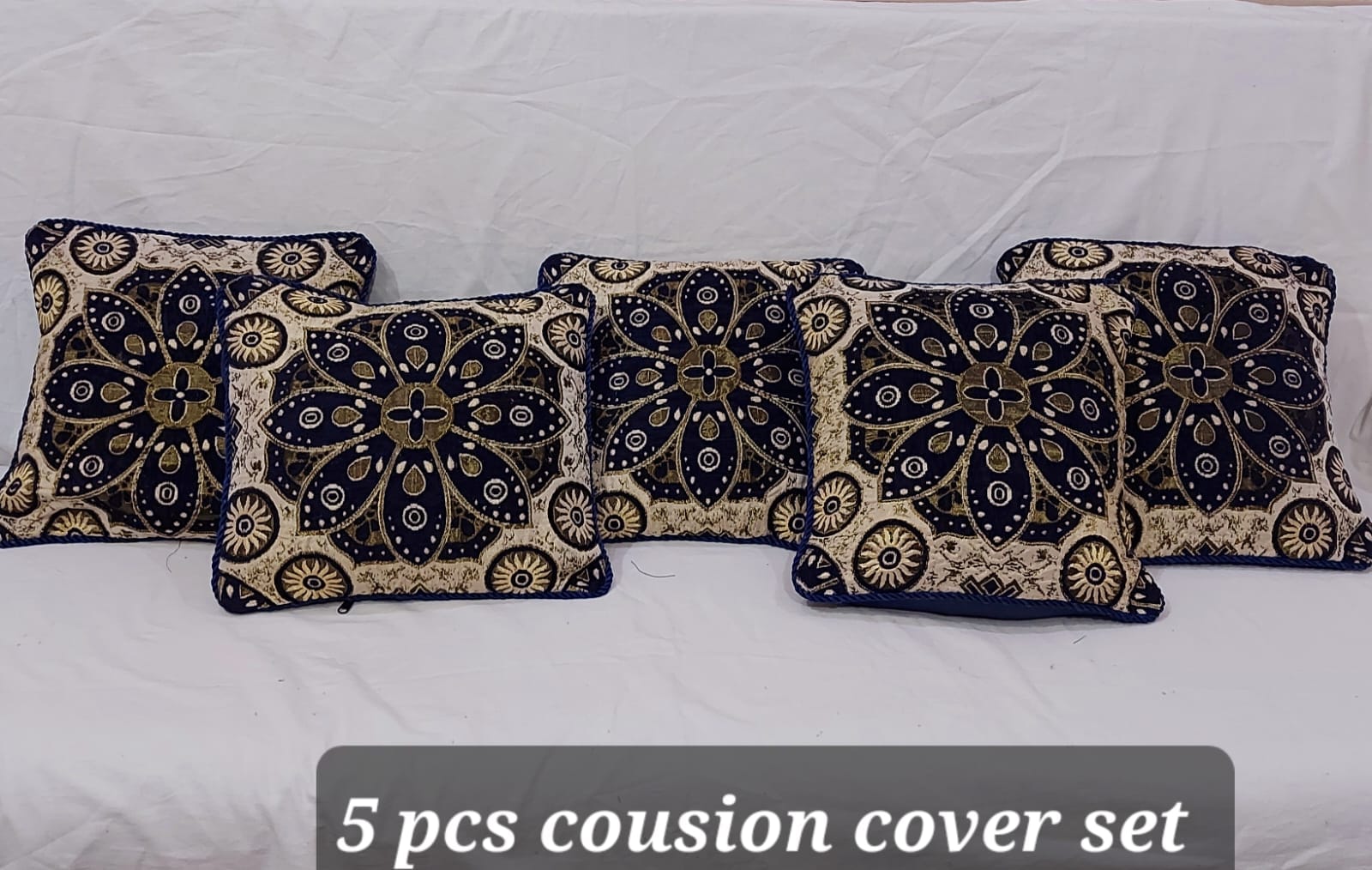 1PC Velvet Jacquard Cushion Cover 15x15 Inches High-Quality Velvet with Zip Closure
