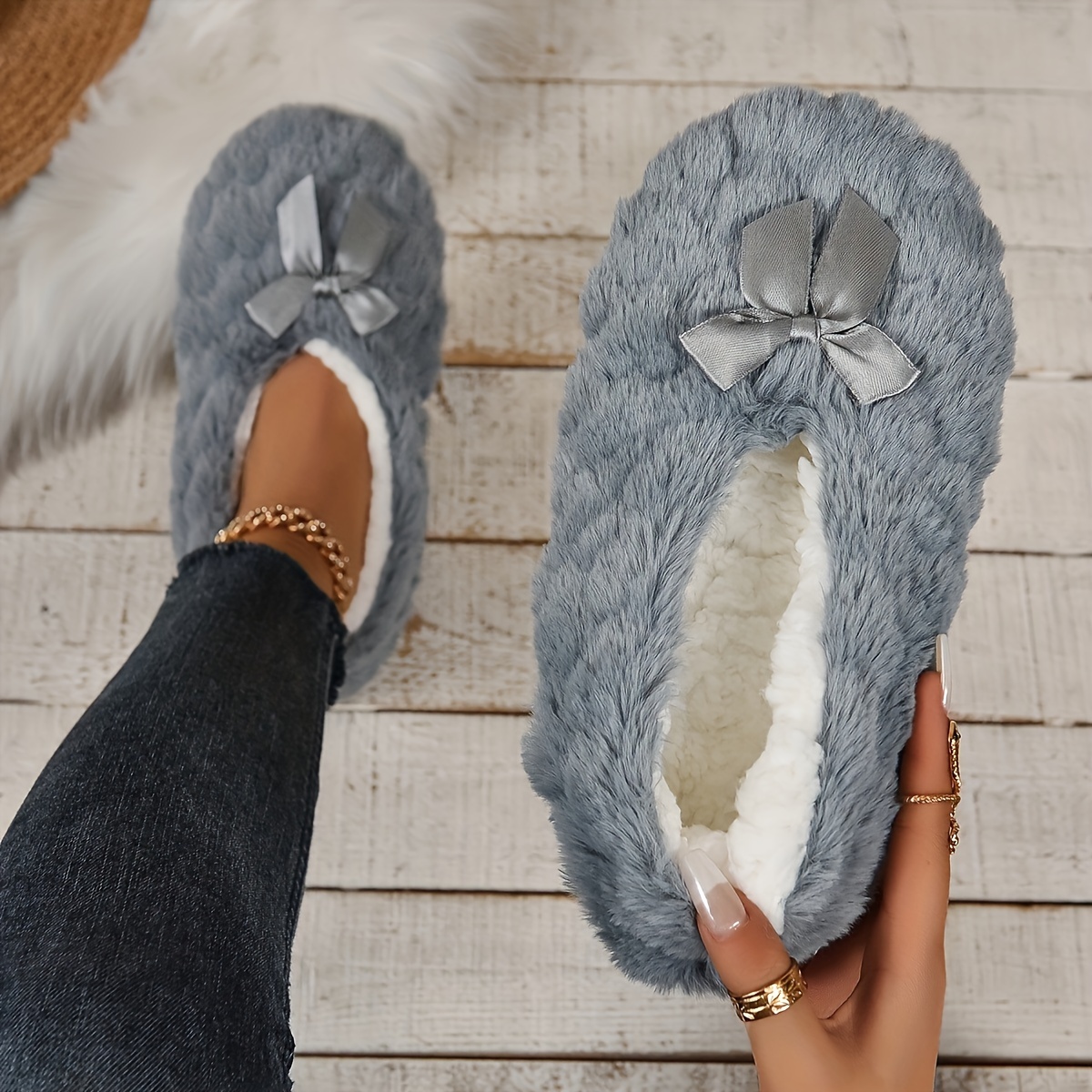 Women's indoor warm soft plush slippers / Warm Indoor For Carpet Slippers