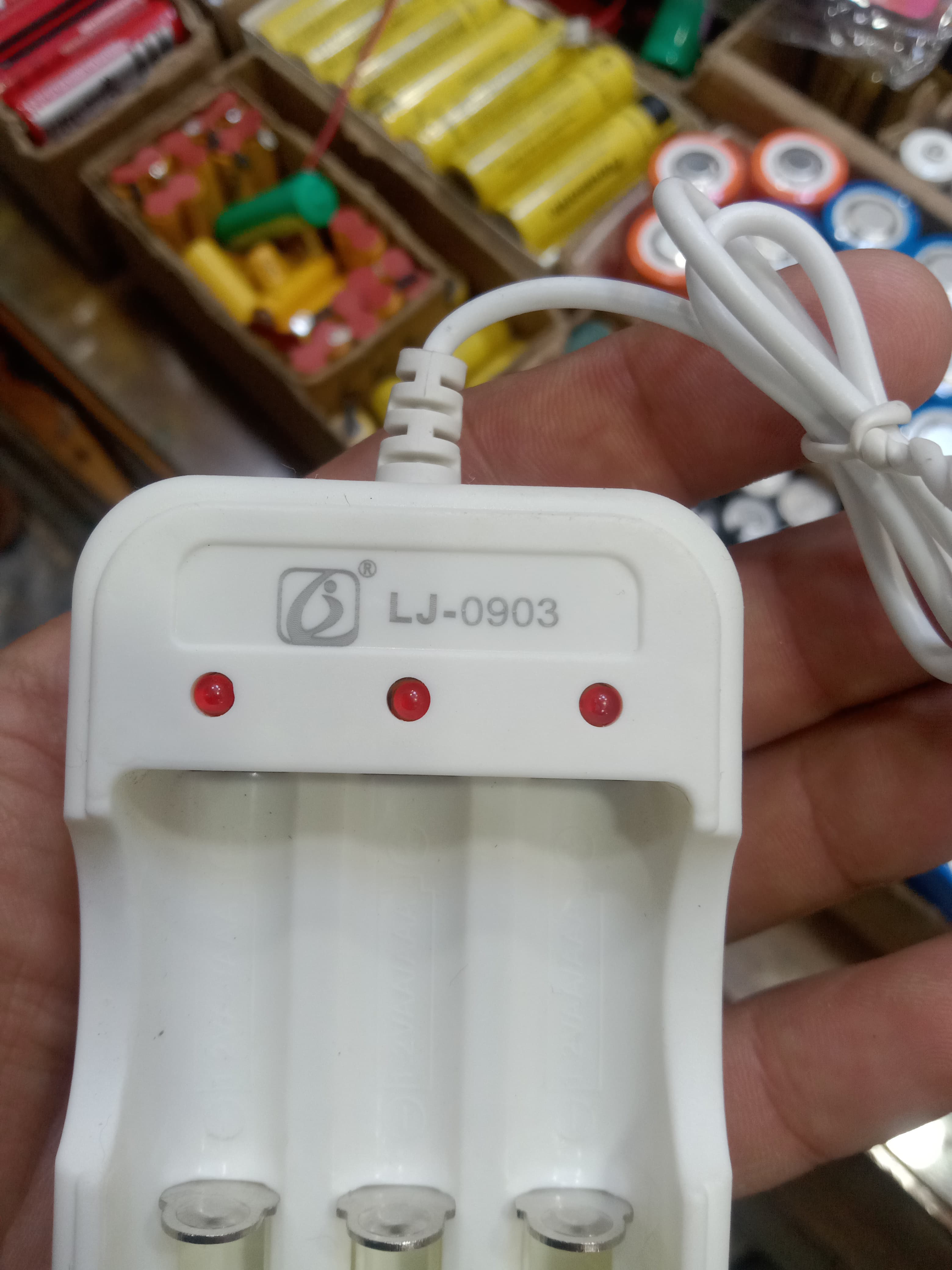 Dual Slots Battery Charger 4.2V Li-ion Rechargeable Battery Wall Charger / CELL CHARGER / EU Plug Top Sale