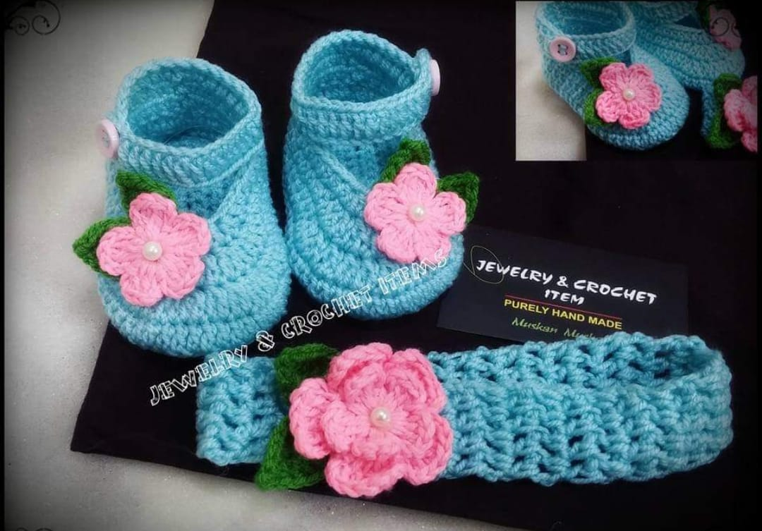CROCHET SHOES AND HEADBAND FOR BABY GIRL / WOOLEN HAIR BAND AND BOOTS / BOOTIES SET FOR NEWBORNS