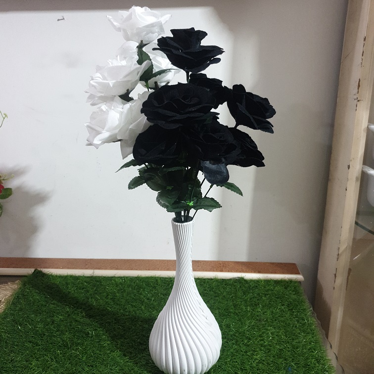 Beautiful Vase / Guldan for Home, Office and hotel decor