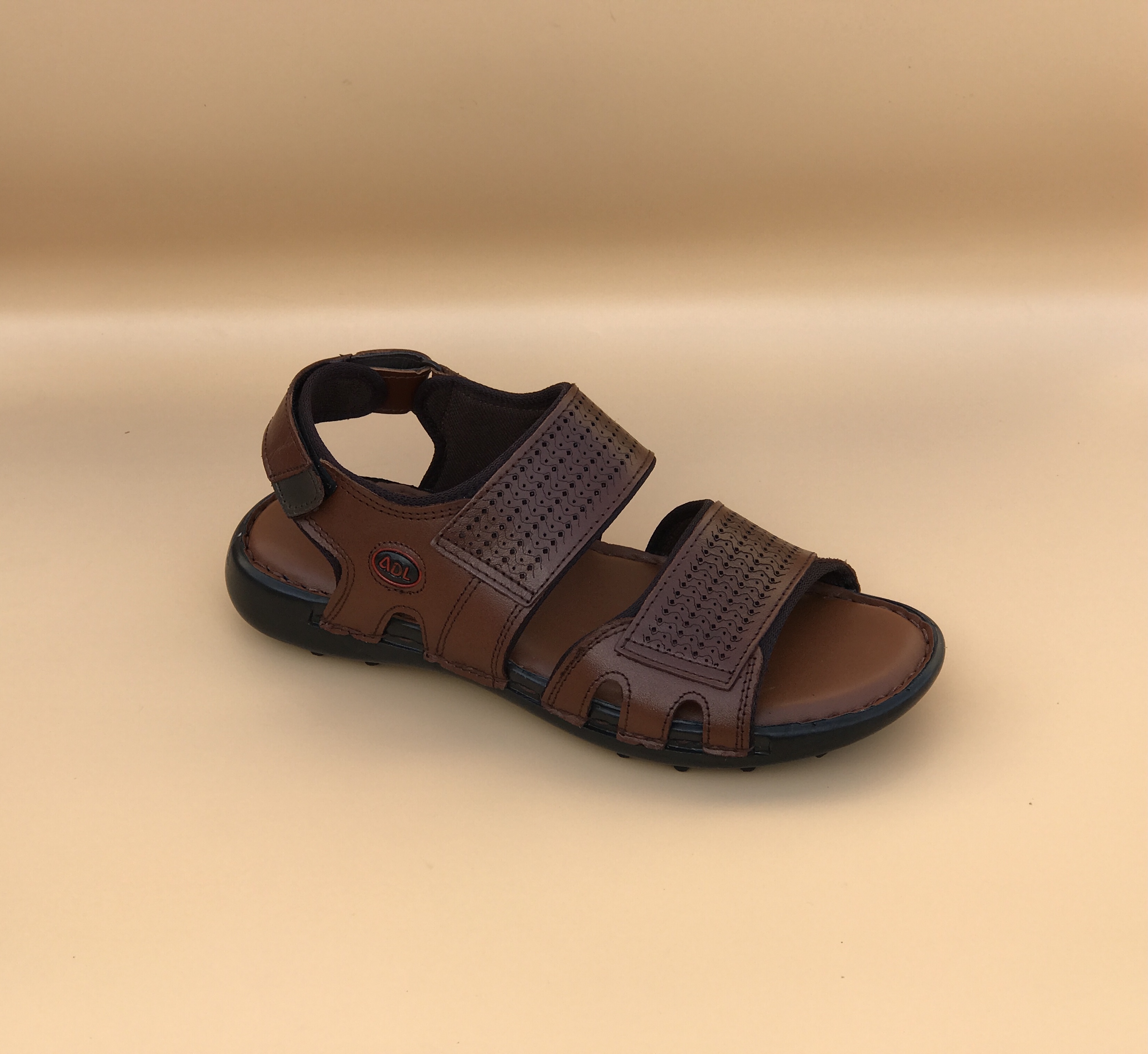 Maazu Leather Sandal For Men Color Brown