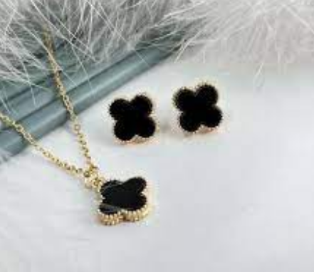 Clover pendant necklace with earrings in Korean style stainless trending jewelry for girls