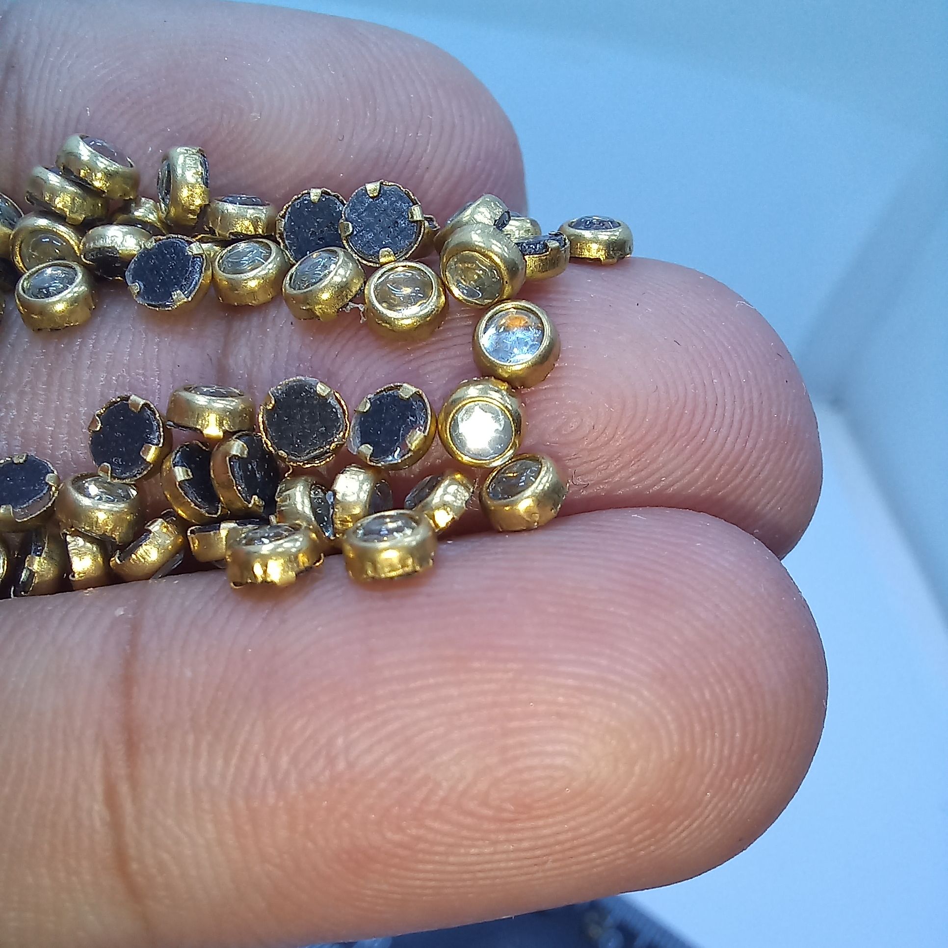 Metal Kundan Stone Round Beads – 250pcs DIY Jewelry & Craft Findings.