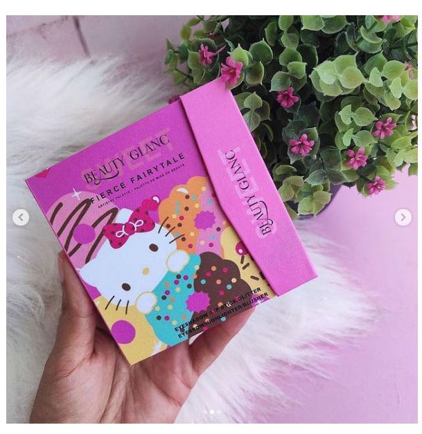Cute Mini Makeup  Book Eye Shadow + Highlighter + Matte Lipstick Palette pink