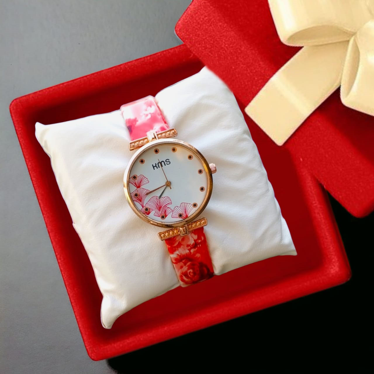 Simple Round Quartz Flower Dial Casual Wrist Watch For Women Leather Strap Fashionable Clock For girls Waterproof Wristwatch for Ladies