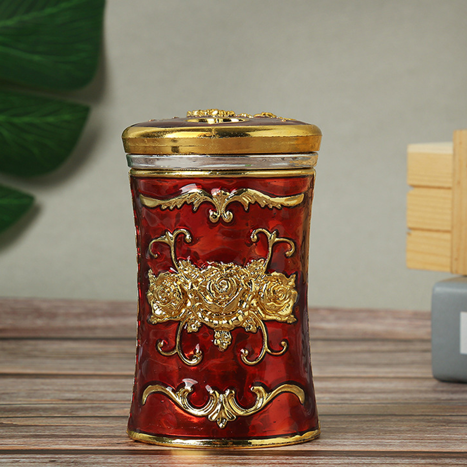 Toothpick Box Eye-Catching Creative Toothpick Dispenser Box Mini Gadget