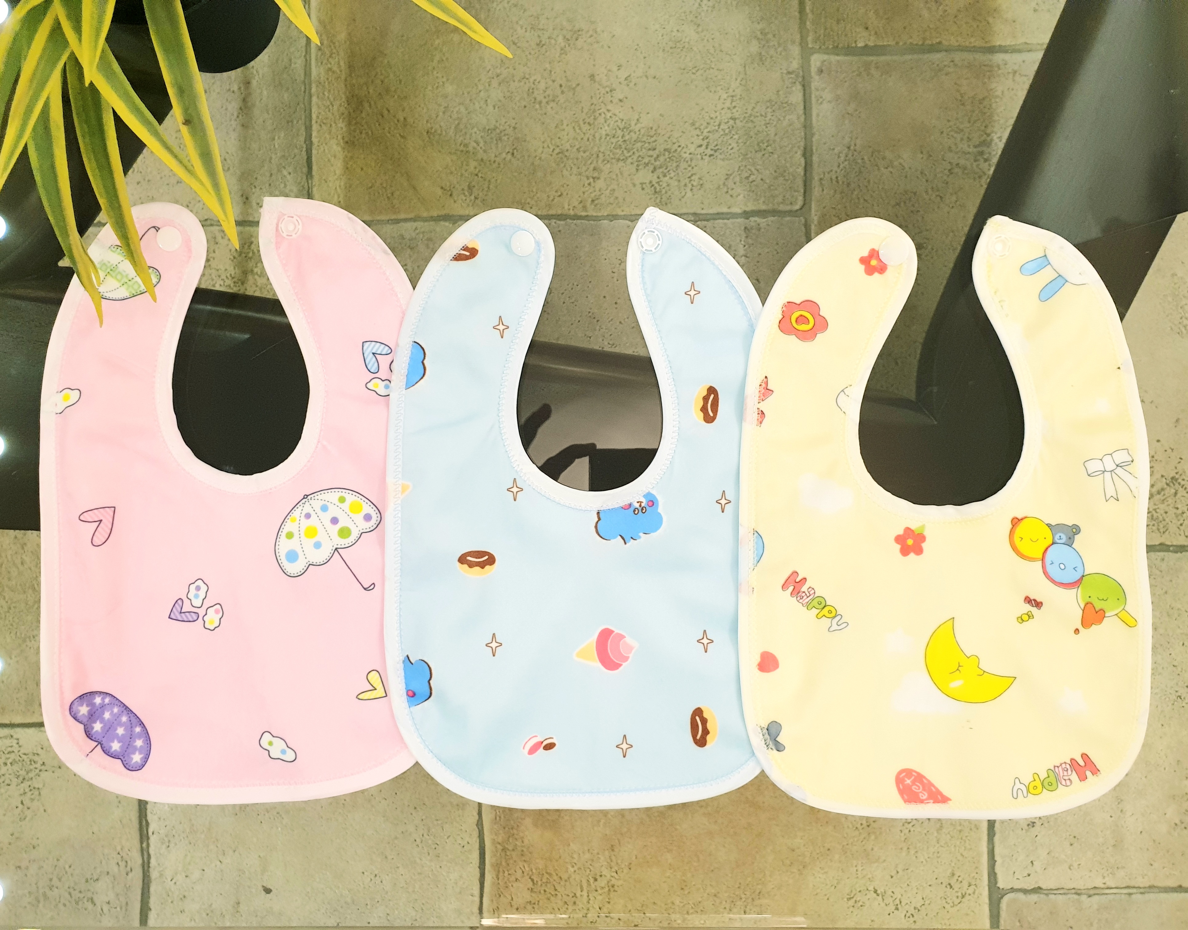 bibs with plastic lining