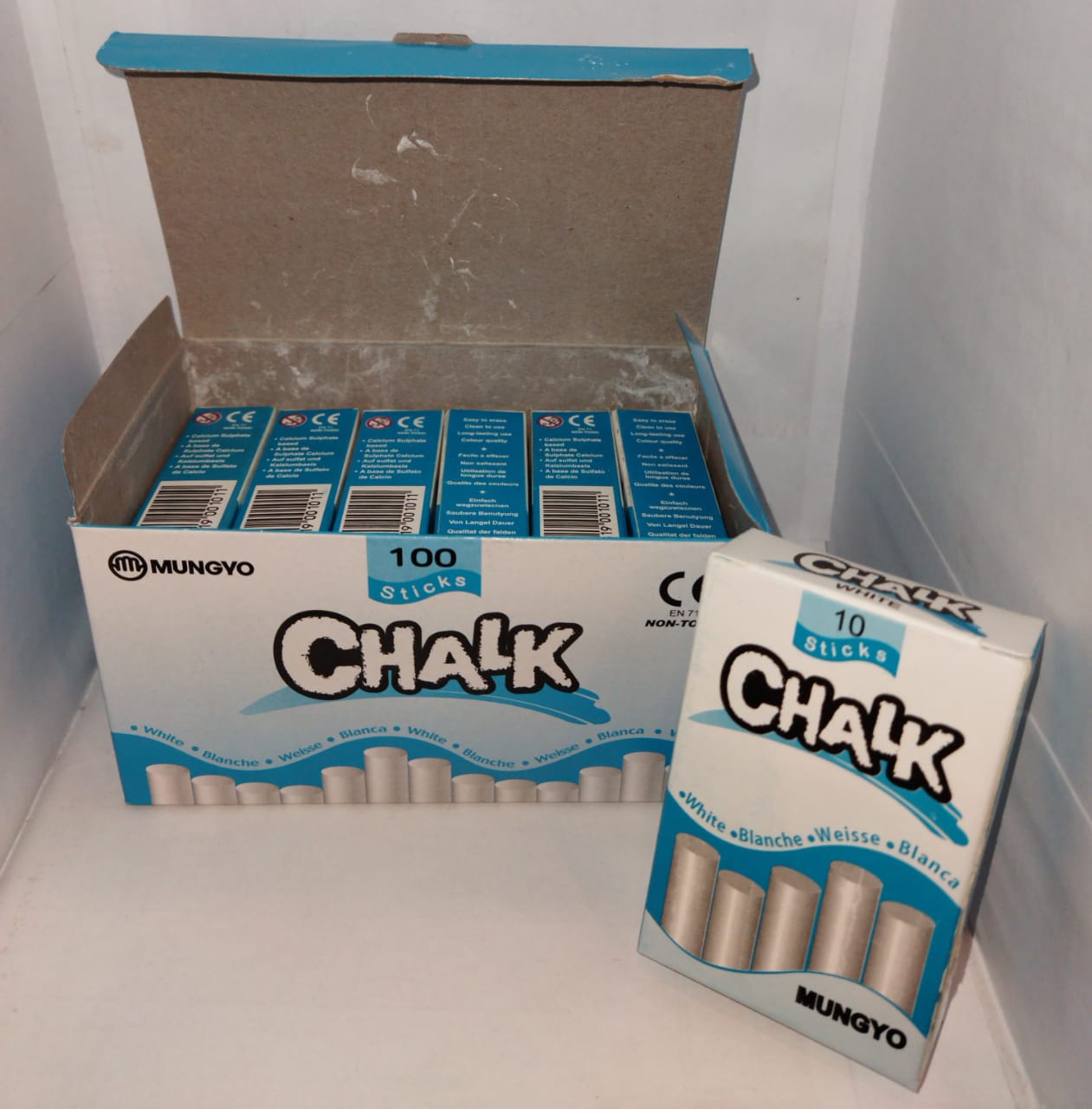 White Dustless Chalk – 10 Sticks Packet - Mungyo