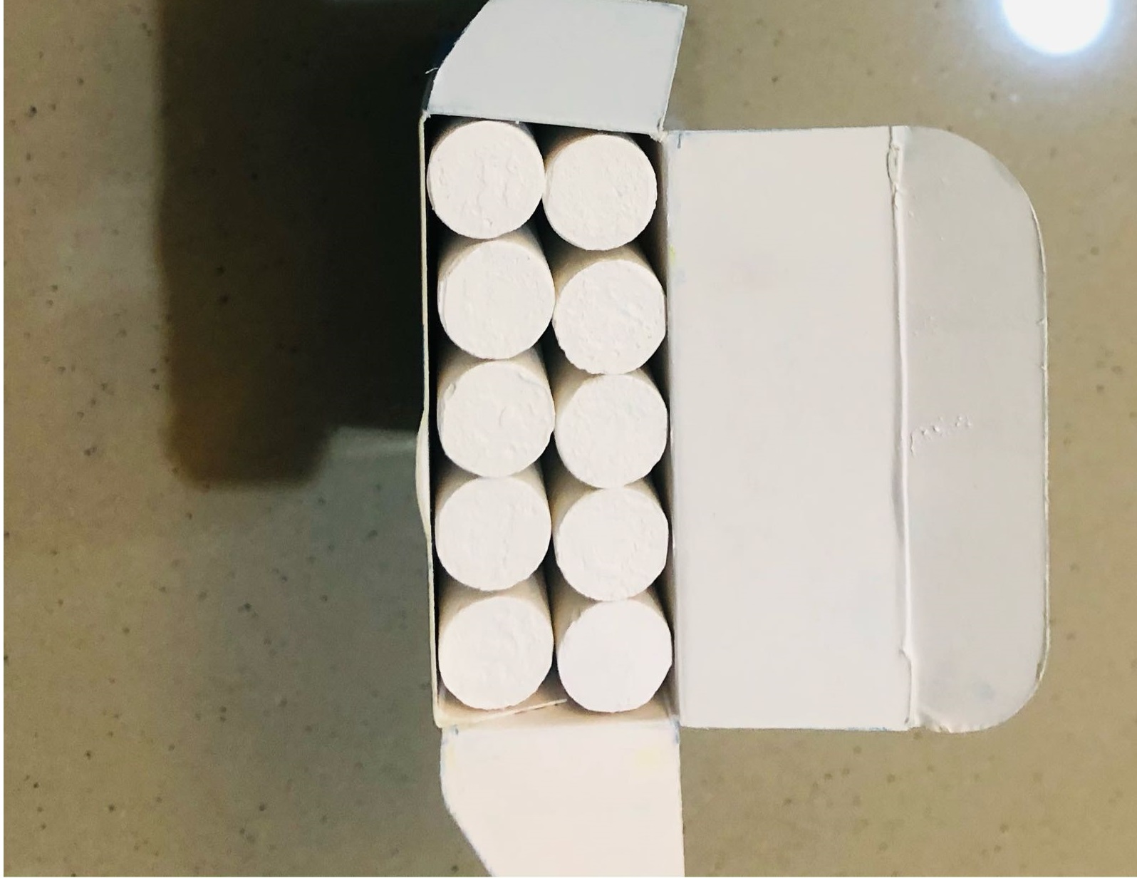 White Dustless Chalk – 10 Sticks Packet - Mungyo