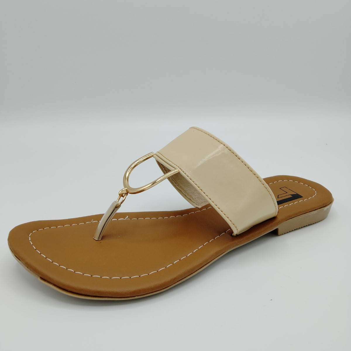 flat mein chappal